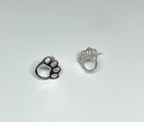 Celebrate your love for pets with these adorable sterling silver paw print earrings! Crafted with precision and care, these earrings feature a delicate yet sturdy paw print design, perfect for animal lovers. Whether you’re a proud pet parent or looking for a thoughtful gift for a fellow pet enthusiast, these earrings are a stylish and meaningful way to show appreciation for our furry friends. Lightweight and versatile, they make the perfect everyday accessory!