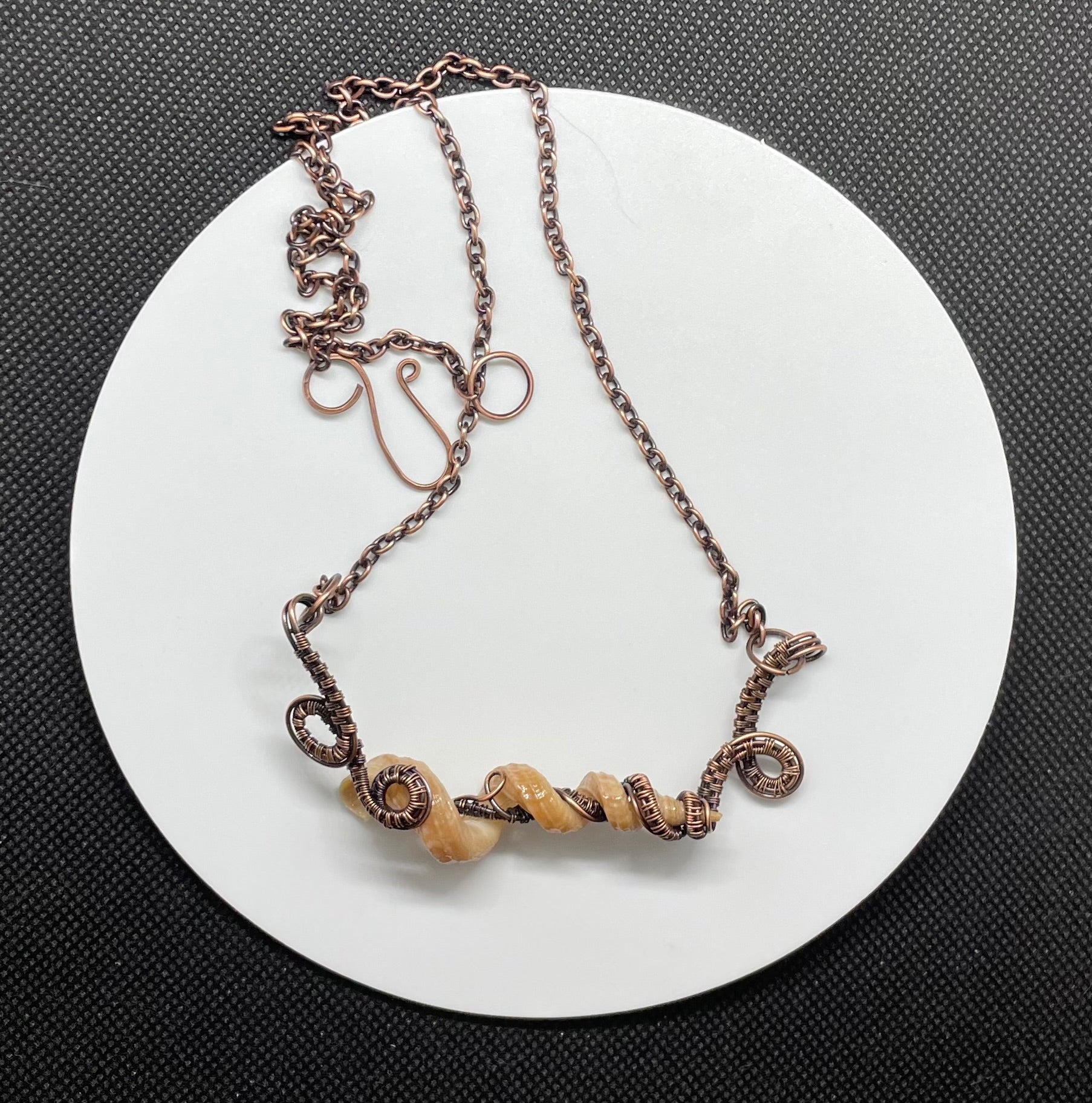 ネックレス・ペンダント Monday Edition _ Seashell Necklace Puka Shell Necklace for Men & Women - Beach & Summer Jewelry