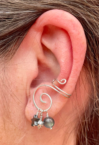 Hammered Argentium Silver Ear Cuff with interchangeable Dangles. Comes with a Hematite Star, a Labradorite and a silver-plated  bead dangle. 