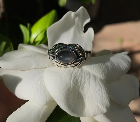 TImeless Gray Moonstone RIng in Sterling Silver - size 7